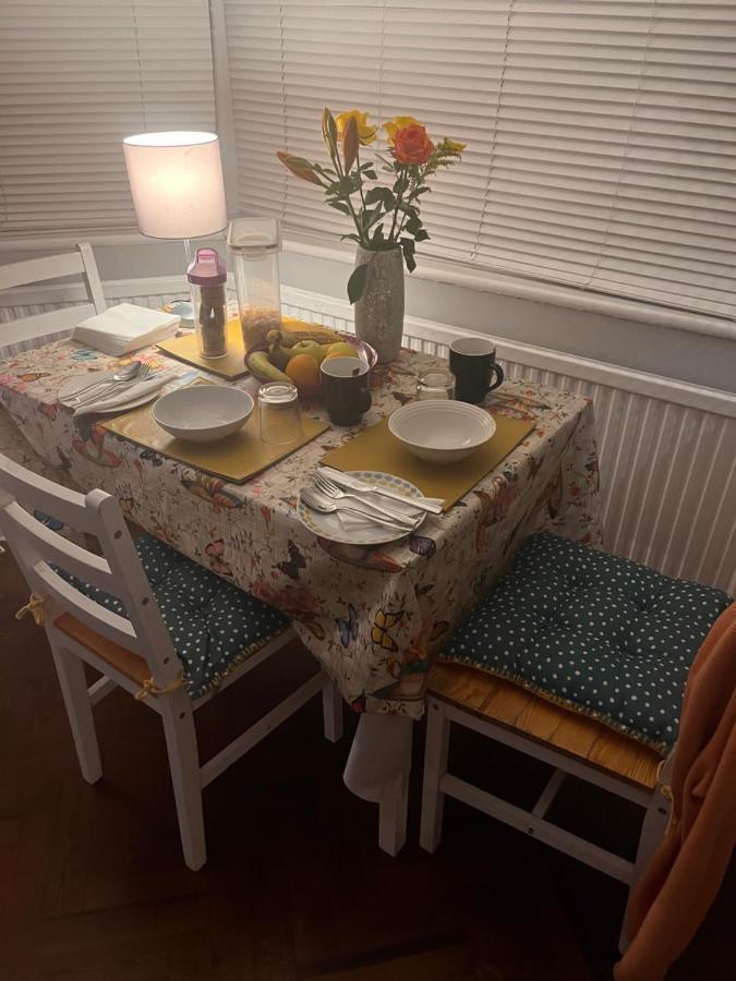 Home From Home Cosy B&B Лондон Экстерьер фото